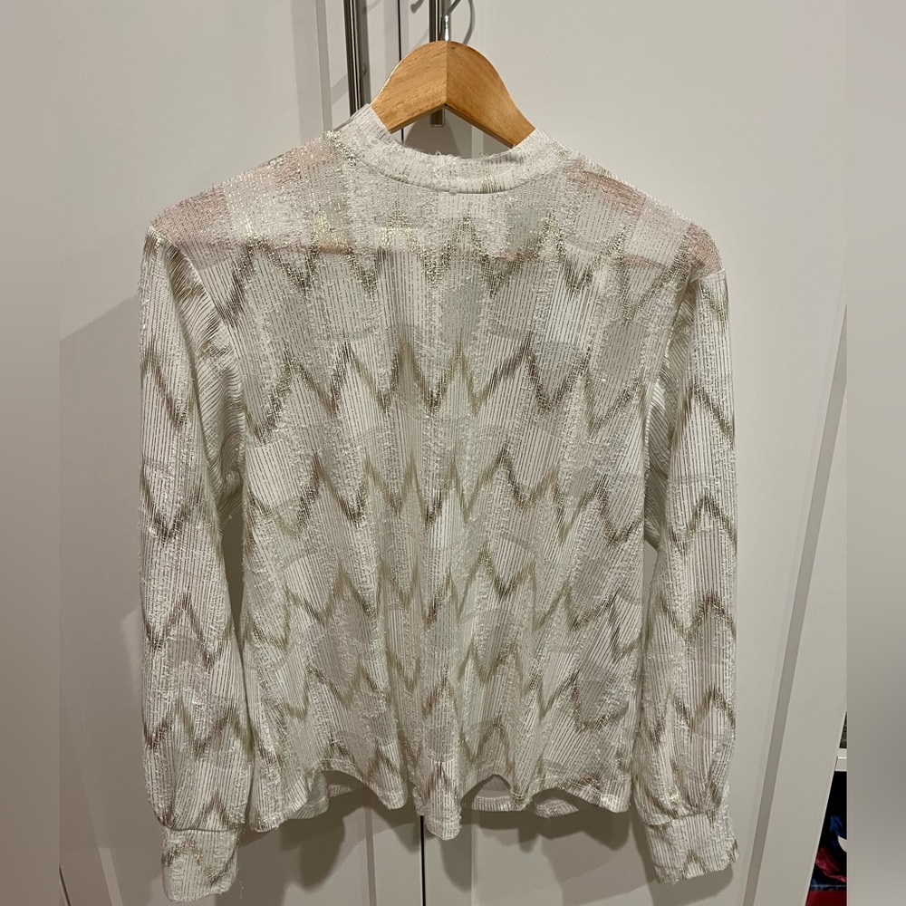 Semi sheer, gold w soft feather-like detailed Zara top.  M.  Deep plunge back.